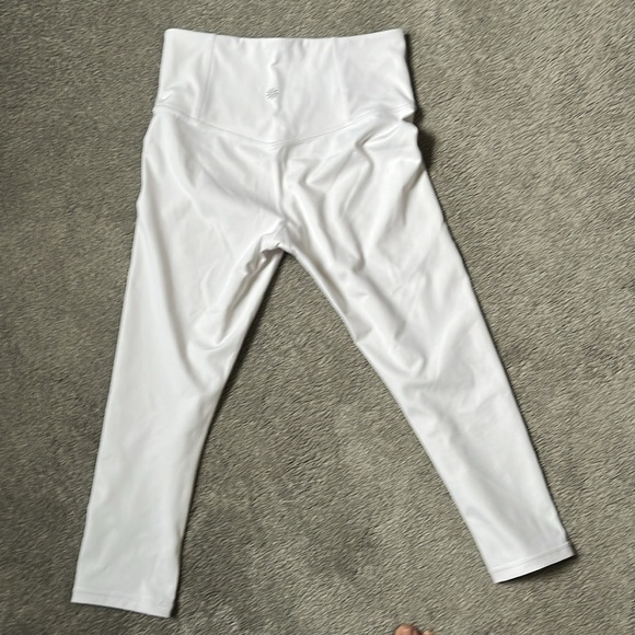 Athleta white capri leggings - Picture 2 of 4